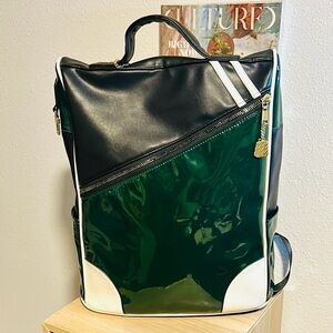 Tote&Carry RETRO II FRIDGE BACKPACK (Blk/Wht/Emerald)